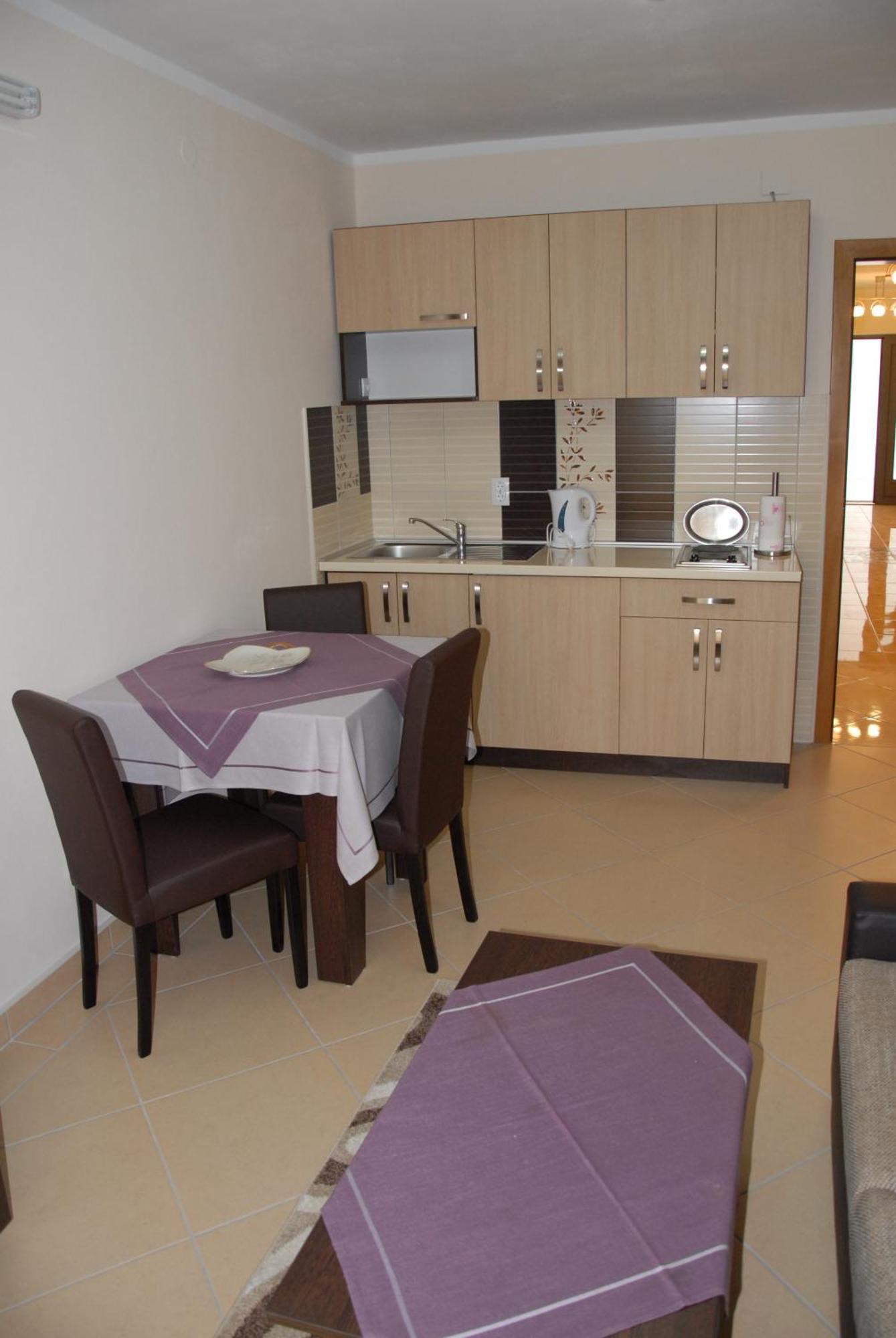 Guest House Evropa 2 Ulcinj Ngoại thất bức ảnh
