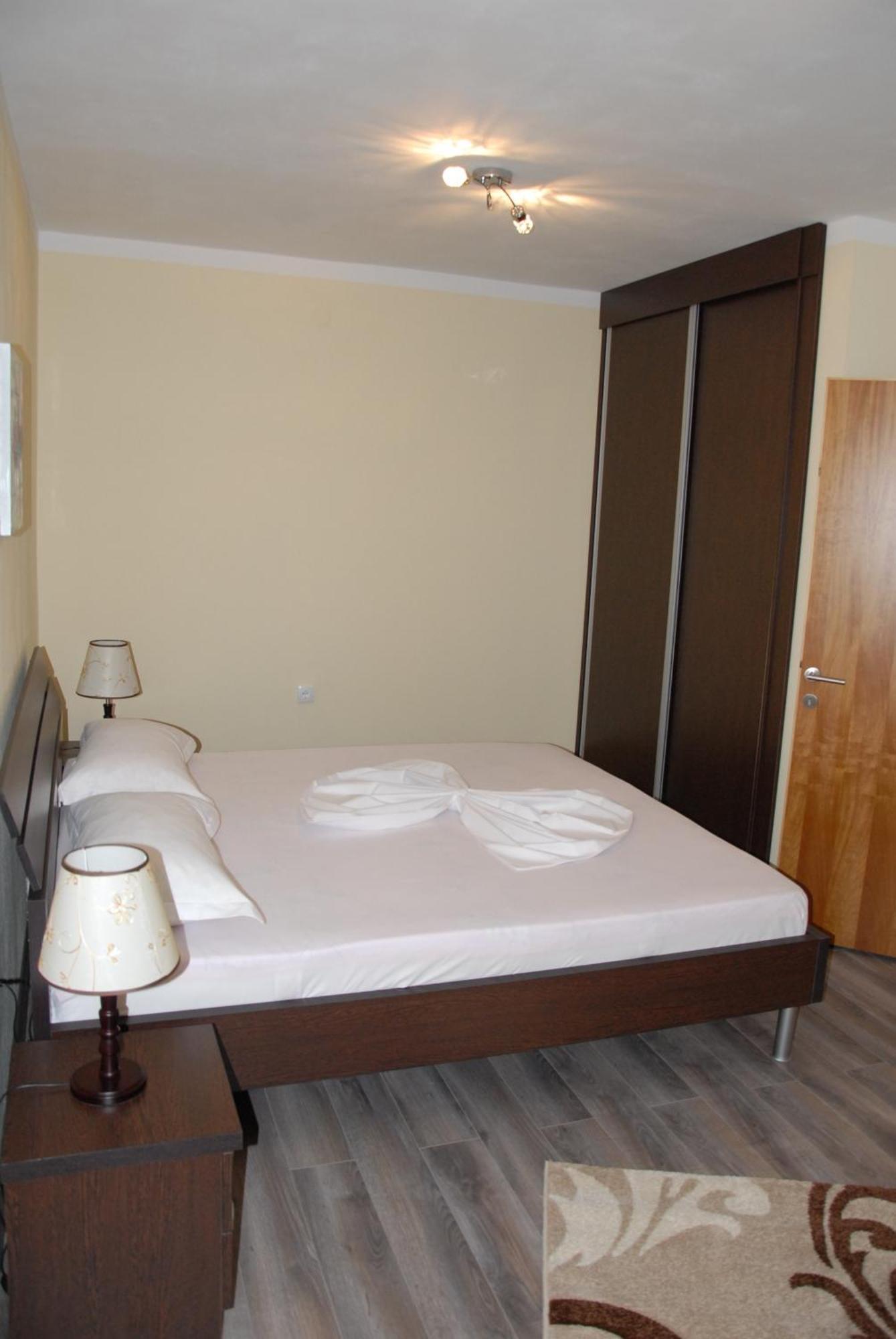 Guest House Evropa 2 Ulcinj Ngoại thất bức ảnh