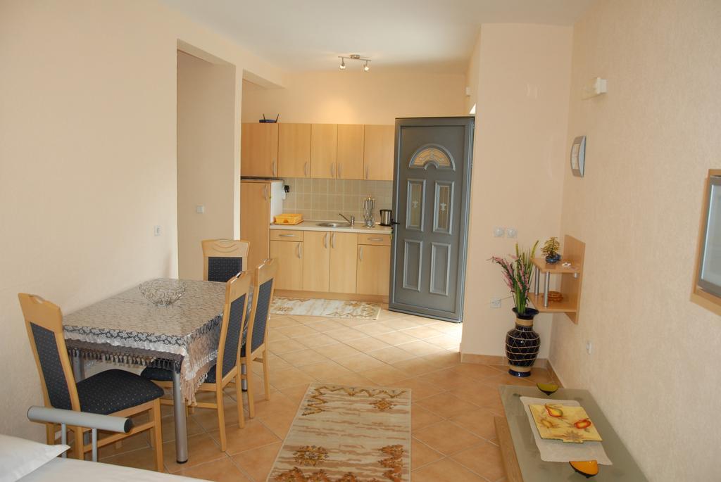 Guest House Evropa 2 Ulcinj Phòng bức ảnh