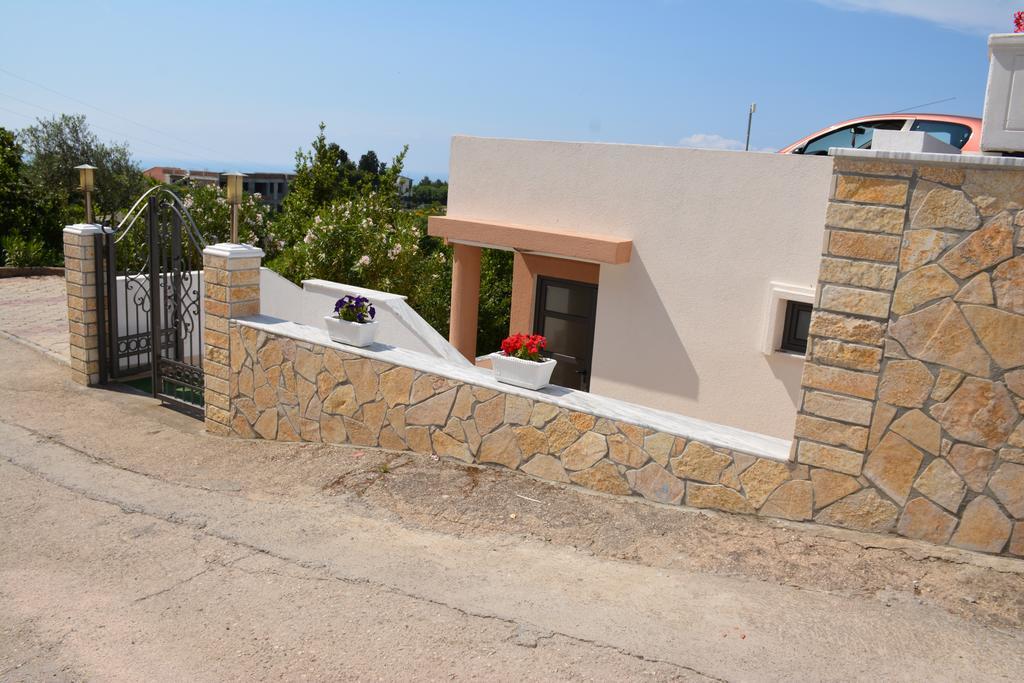 Guest House Evropa 2 Ulcinj Ngoại thất bức ảnh