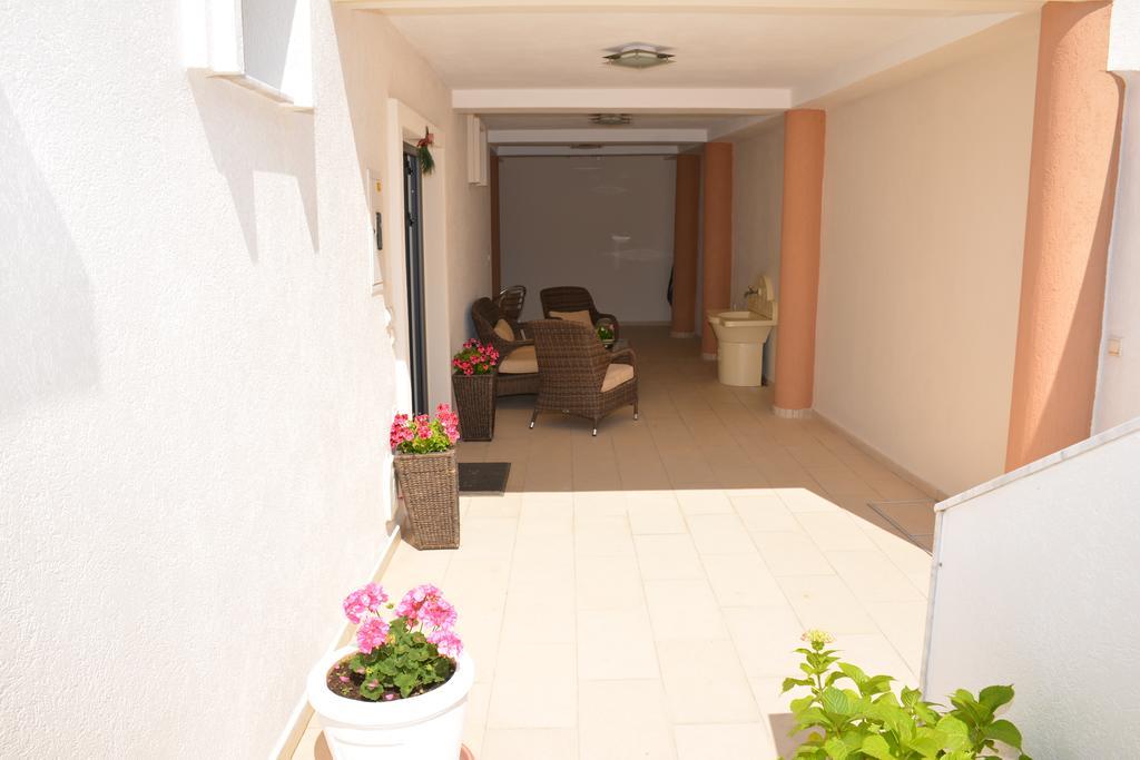 Guest House Evropa 2 Ulcinj Ngoại thất bức ảnh