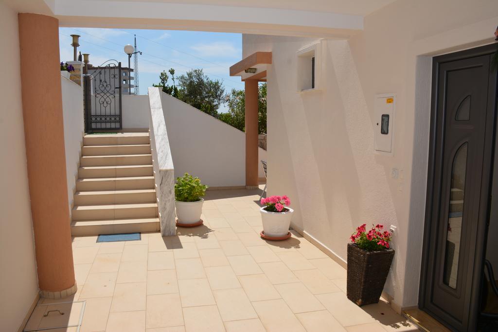 Guest House Evropa 2 Ulcinj Ngoại thất bức ảnh
