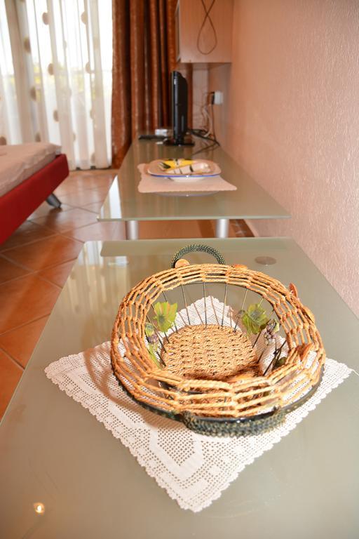 Guest House Evropa 2 Ulcinj Ngoại thất bức ảnh