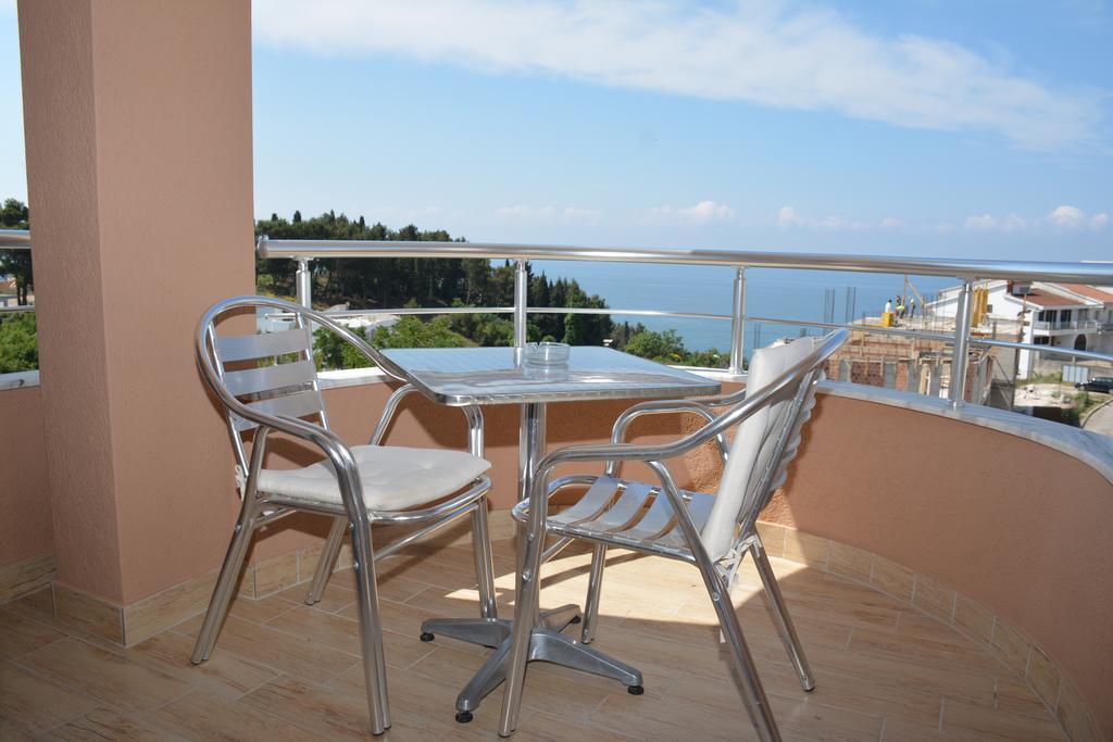 Guest House Evropa 2 Ulcinj Ngoại thất bức ảnh